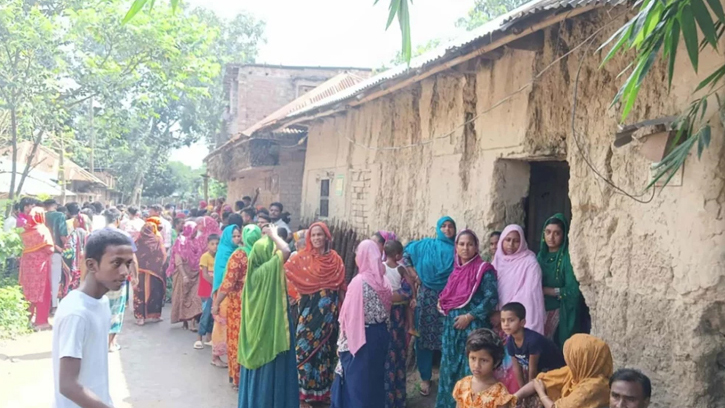 চিরকুটে অভাবের কথা লিখে স্ত্রী-দুই সন্তানকে হত্যার পর যুবকের আত্মহত্যা