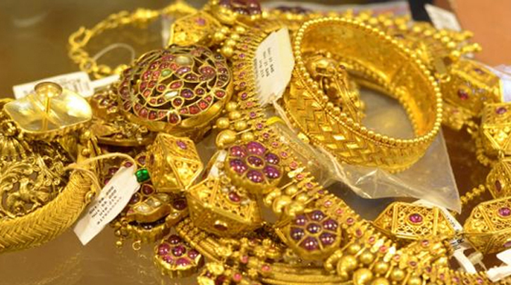 দেশের ইতিহাসে প্রথমবার, ভরিপ্রতি সোনার দাম দুই লাখ