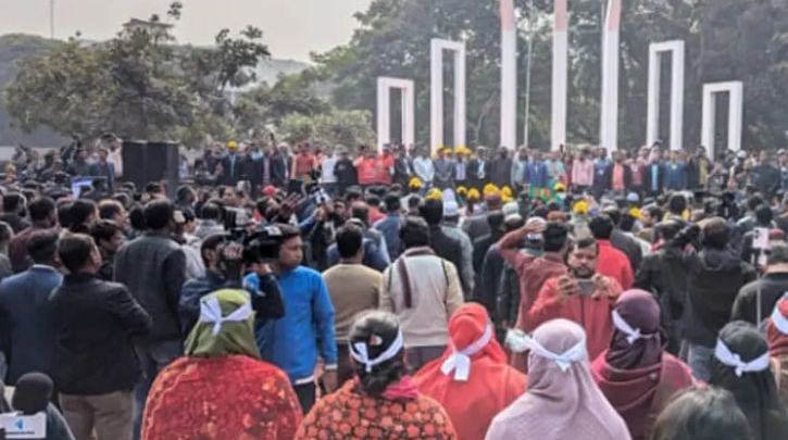 আন্দোলনরত শিক্ষকরা শহীদ মিনারেই রাত কাটাবেন
