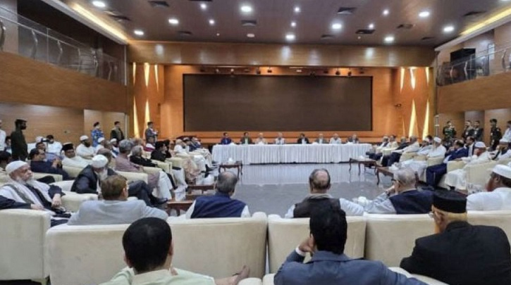 রাজনৈতিক দলের সঙ্গে অতি জরুরি বৈঠকে ঐকমত্য কমিশন