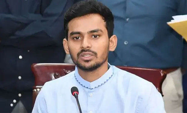 কুমিল্লা-৩ পরিবর্তন করে ধানমন্ডির ভোটার হচ্ছেন আসিফ মাহমুদ