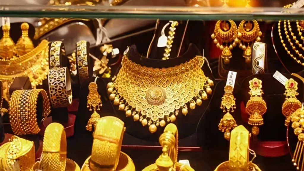 বিশ্ববাজারে আবারও কমল সোনার দাম