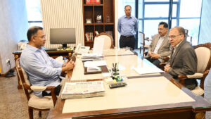 প্রধানমন্ত্রীর সঙ্গে আইএপিবির প্রধান নির্বাহীর সাক্ষাৎ, চক্ষুস্বাস্থ্য নিয়ে আলোচনা