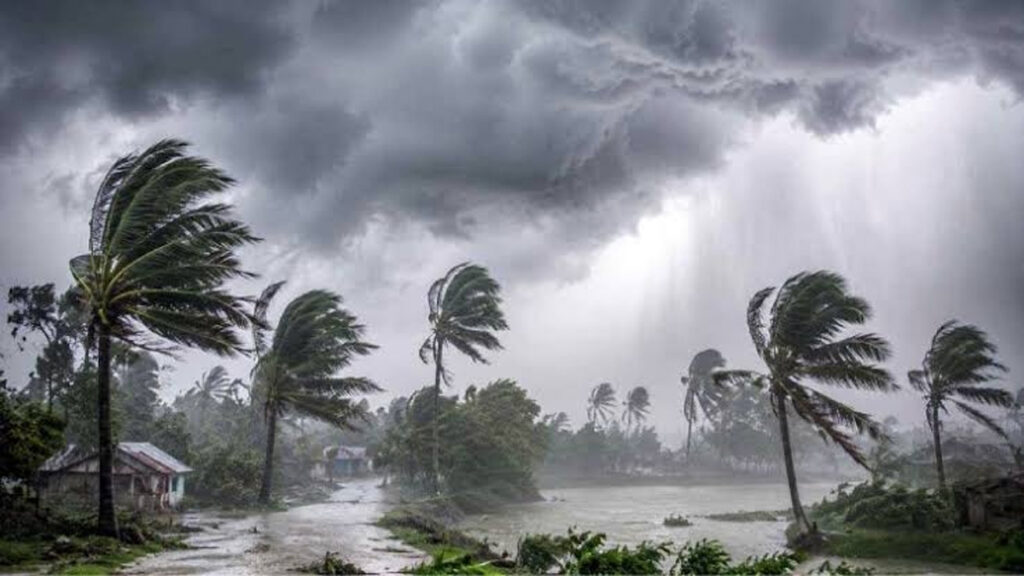সন্ধ্যার মধ্যে ১৯ জেলায় ঝড়-বৃষ্টির পূর্বাভাস, চার নদীর একাধিক পয়েন্টে পানি বিপৎসীমার ওপরে