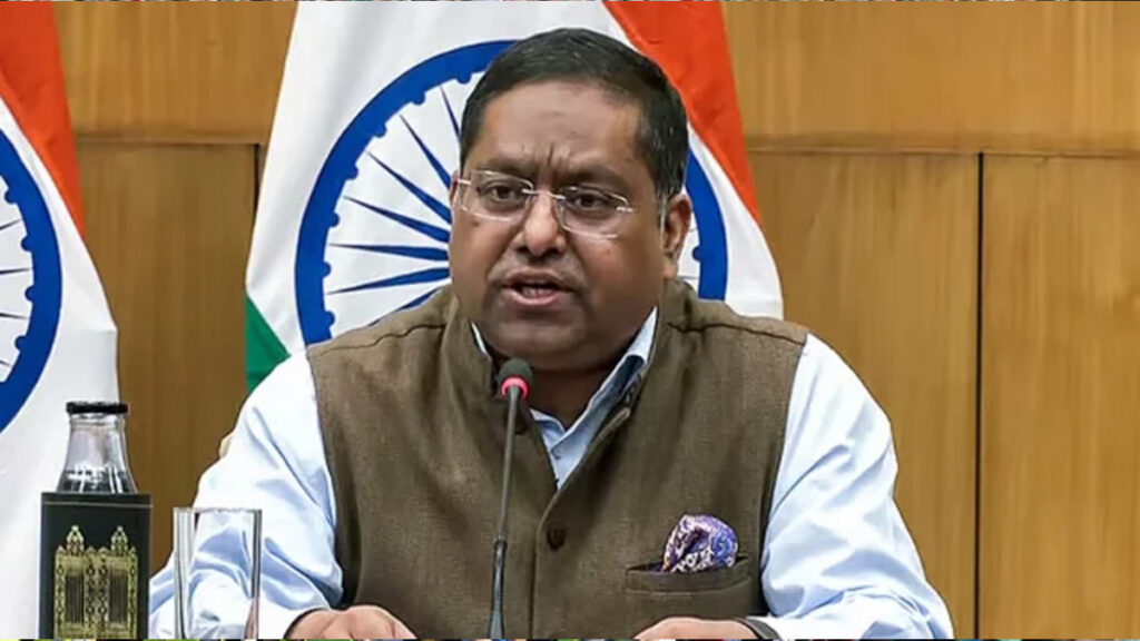 বাংলাদেশকে বাড়তি ডিজেল দিতে ঢাকার অনুরোধ বিবেচনা করছে ভারত