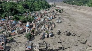 জলবায়ু পরিবর্তনে হিমালয়ের পাথর ও বরফের স্থিতিশীলতা নিয়ে বাড়ছে উদ্বেগ
