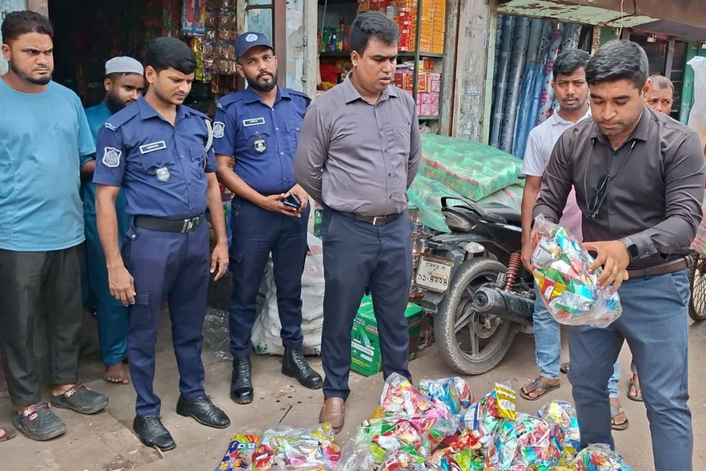 চাঁদপুরে অনুমোদনহীন শিশুখাদ্য বিক্রি, ৩ প্রতিষ্ঠানকে জরিমানা