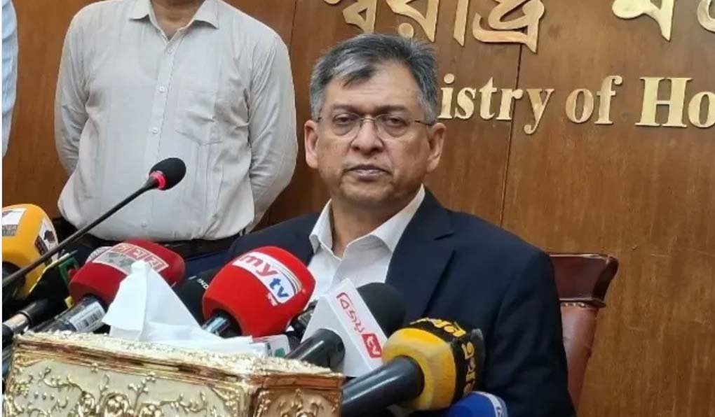 অপরাধীর কোনো রাজনৈতিক পরিচয় নেই, কঠোর ব্যবস্থা নেওয়া হবে: স্বরাষ্ট্রমন্ত্রী