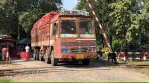 টানা পাঁচ দিন পর শনিবার থেকে হিলি বন্দরে আমদানি-রপ্তানি চালু