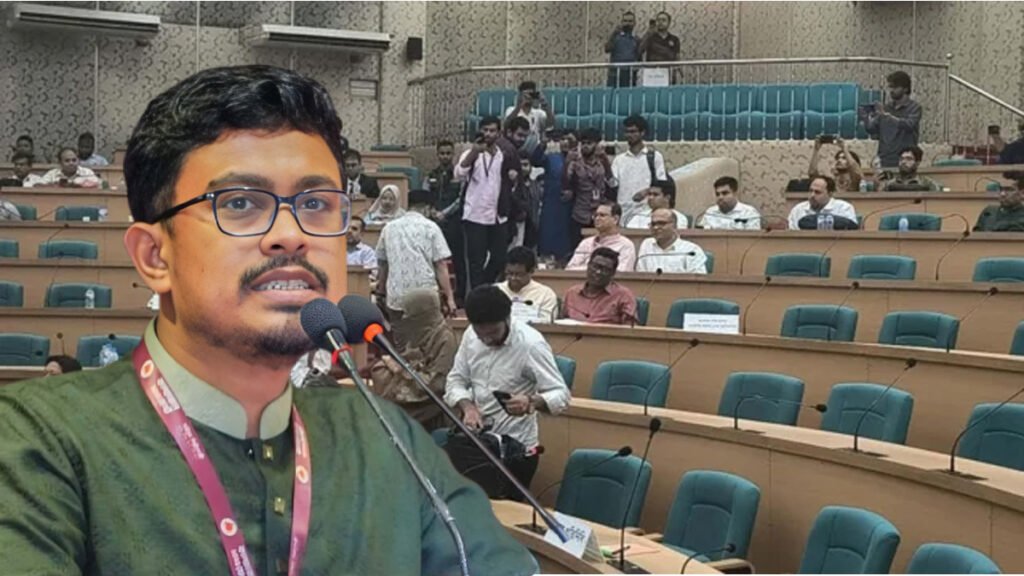 হলের নাম পরিবর্তন নিয়ে ডাকসু নেতাদের সিনেট ওয়াকআউট