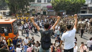 শান্তিপূর্ণ বিক্ষোভকারীদের বেআইনি আটক নয়, নির্দেশ ভারতের সুপ্রিম কোর্টের